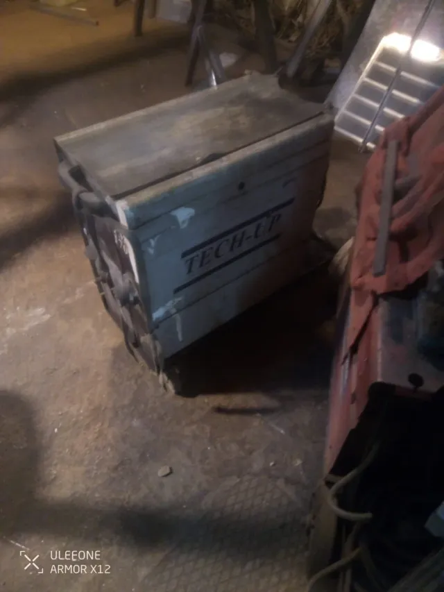 Máquina de soldar TECH-UP