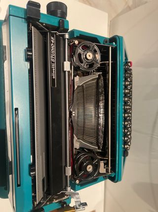 Macchina da scrivere Olivetti Studio 45