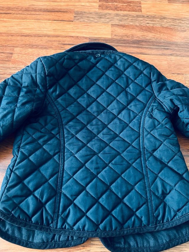 Abrigo acolchado azul marino talla 4