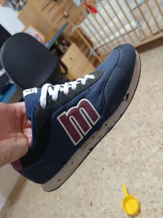 Zapatillas Mustang Talla 40 Azul marino y granate 