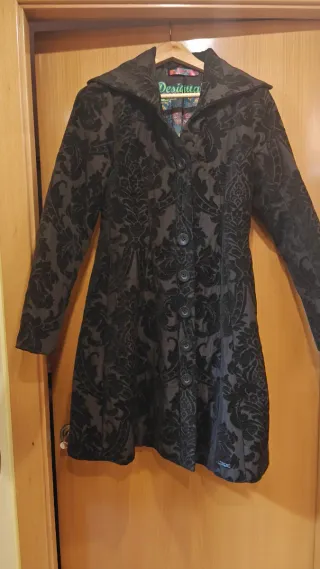 Chaqueta Desigual mujer negra y marrón