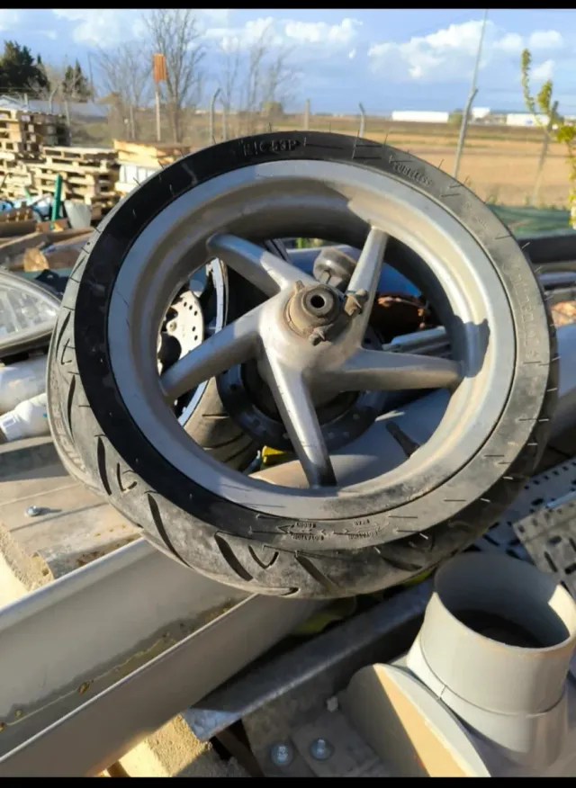 Vendo 2 Ruedas de Aprilia SR en buen estado