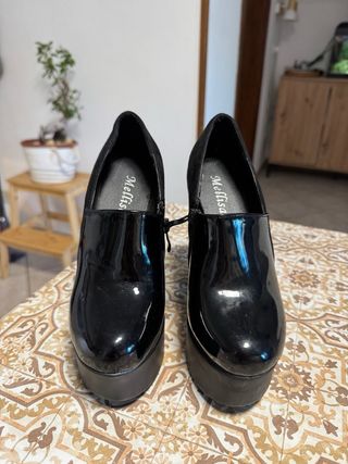 Scarpe con tacco Melissa nere