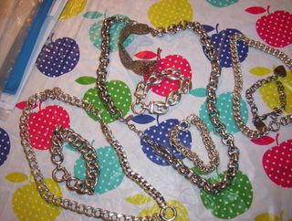 Bigiotteria: 3 collane e 5 braccialetti