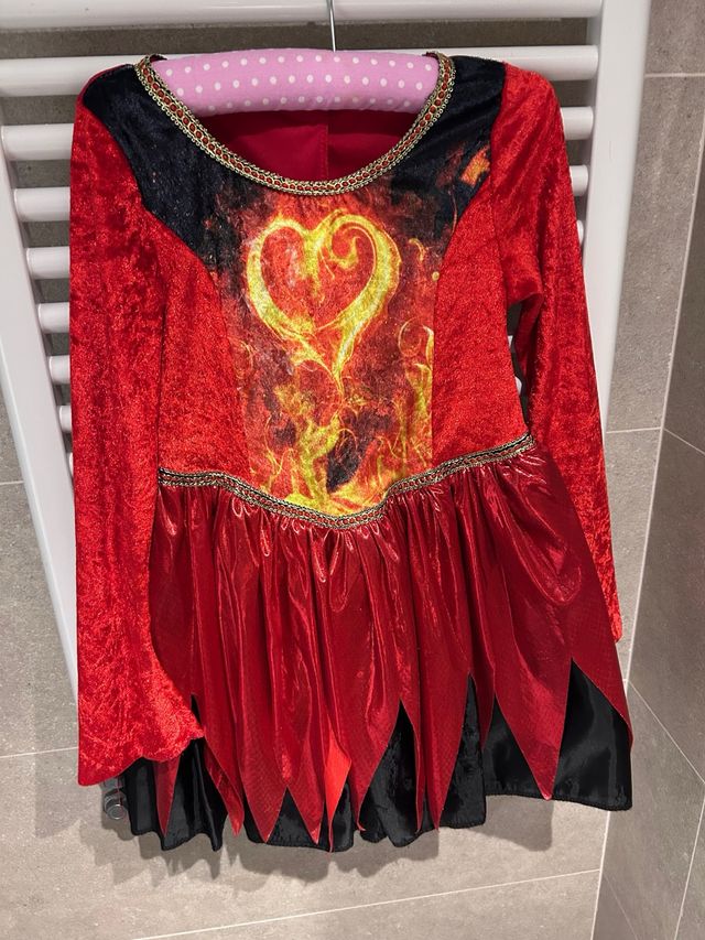 Disfraz niña corazón fuego