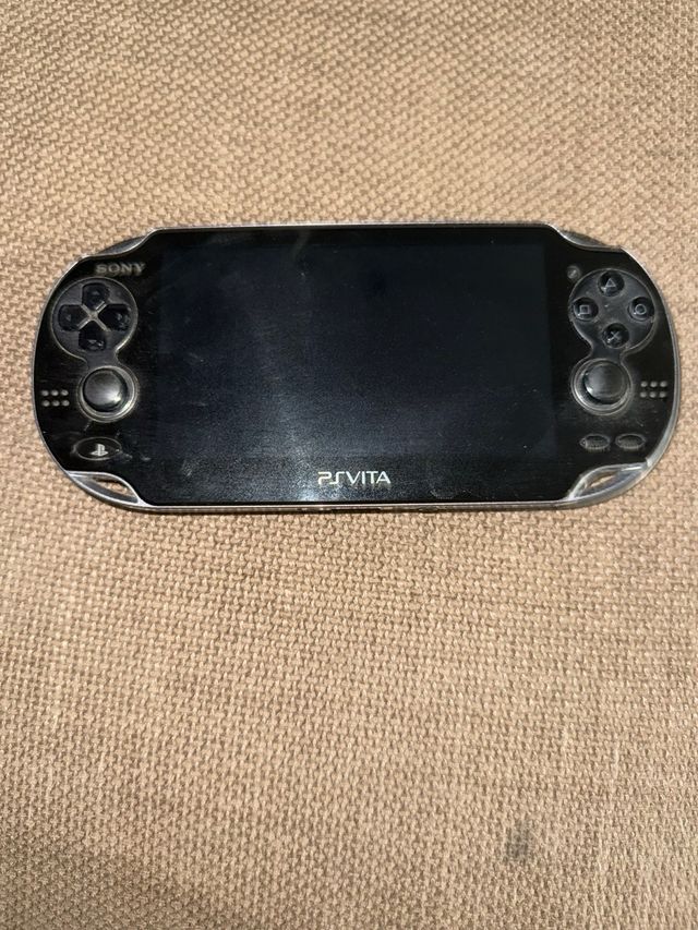 PS Vita Negra + 4 Juegos + Adaptador
