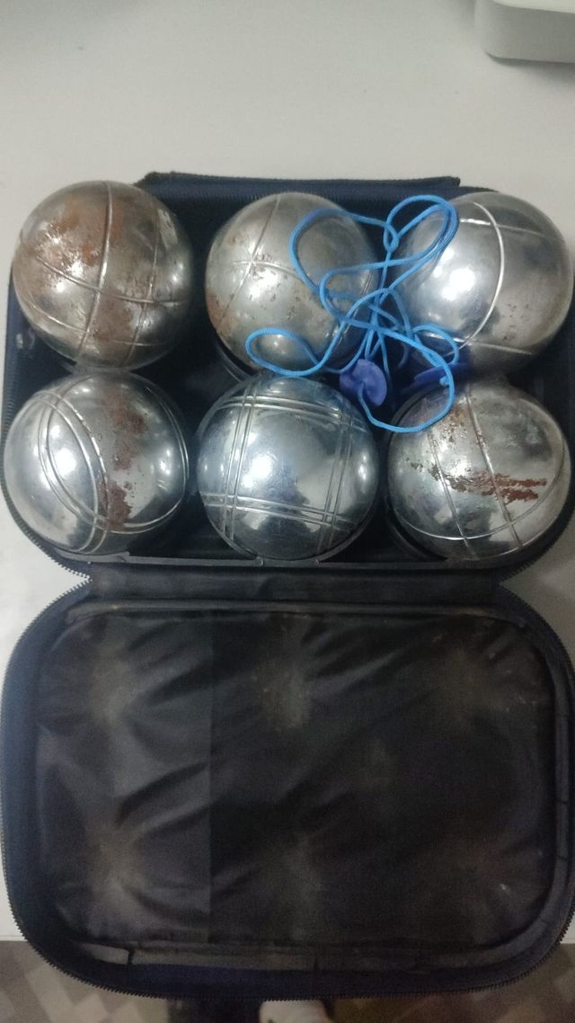 Bolas de petanca Cervecería Cruz Blanca