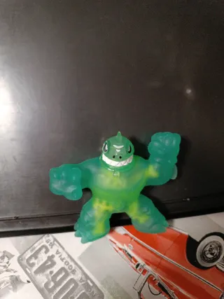 Héroes Goo Jit Zu Stretch Strikers