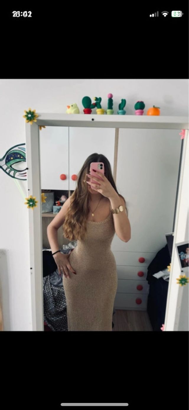 Vestido dorado punto espalda abierta