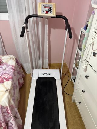 Cinta de andar plegable iWalk recogida en mano