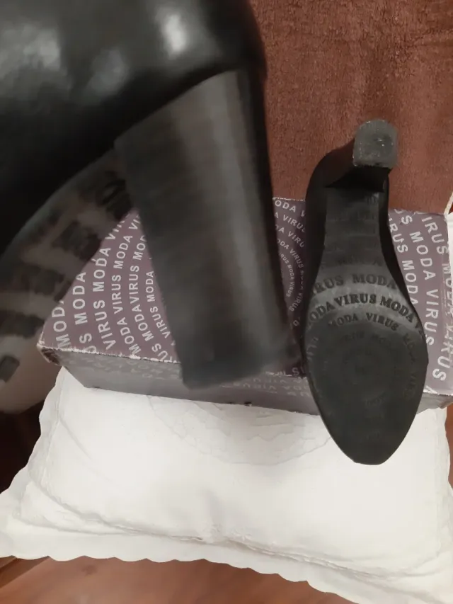 Sapatos de senhora Virus pretos