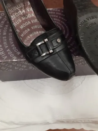 Sapatos de senhora Virus pretos