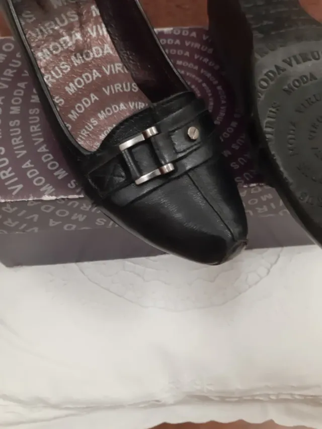 Sapatos de senhora Virus pretos