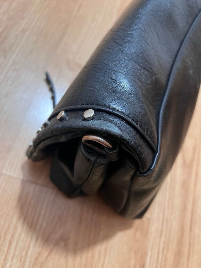 Bolso Parfois negro tachuelas