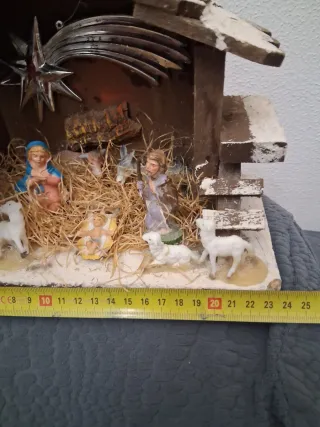 Grotta con presepe di Natale