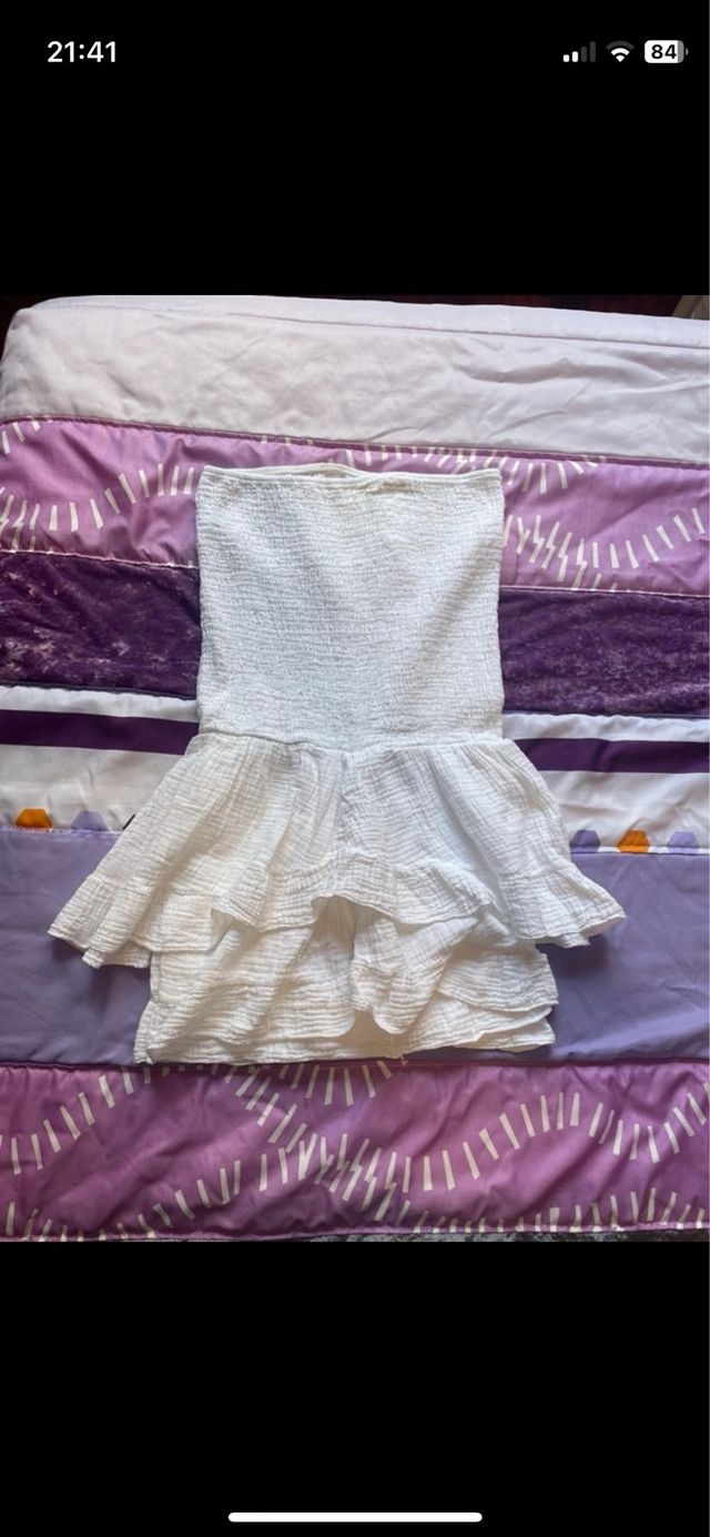 Mono blanco con volantes