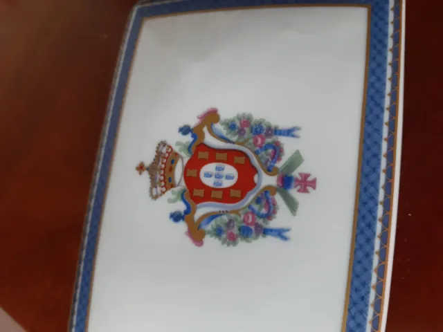 Caixa NG em porcelana com brasão