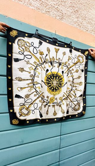 Hermès Vintage silk scarf Les Clès