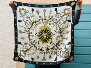 Hermès Vintage silk scarf Les Clès