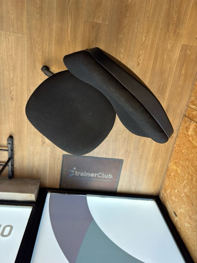 Silla de oficina con ruedas, regulable