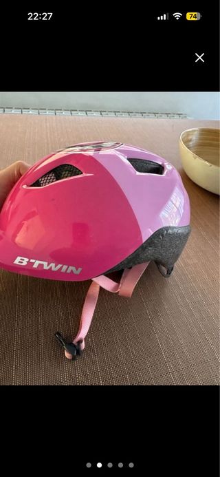 Casco rosa niña bicicleta