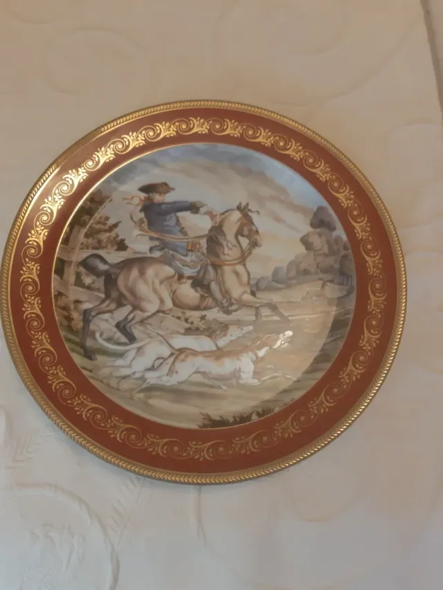 Prato de porcelana marca Rollos La Chasse