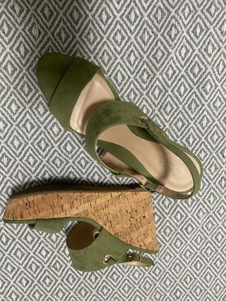 Sandalias cuña verde Sfera T39