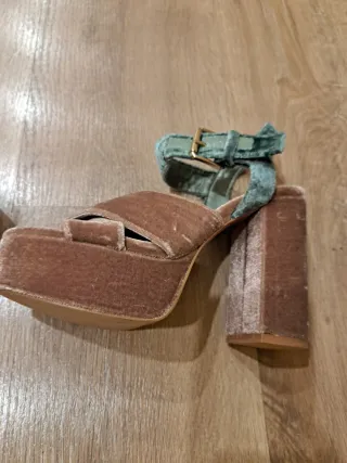 Sandalias plataforma terciopelo, nuevas, número 36