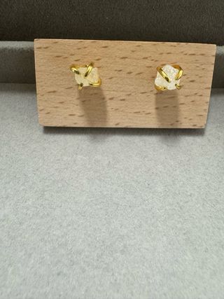 Brincos Pedra Natural Dourado Branco