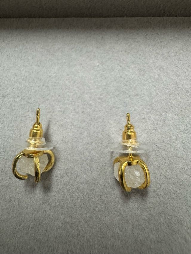 Brincos Pedra Natural Dourado Branco