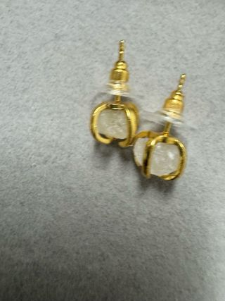 Brincos Pedra Natural Dourado Branco