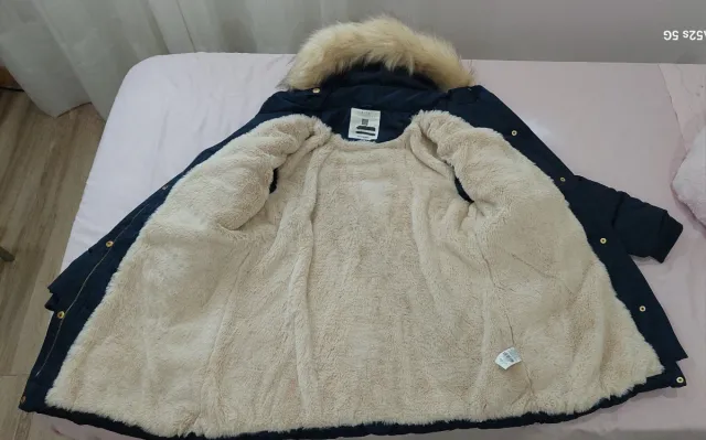 Plumífero azul marino con cinturón Talla 16