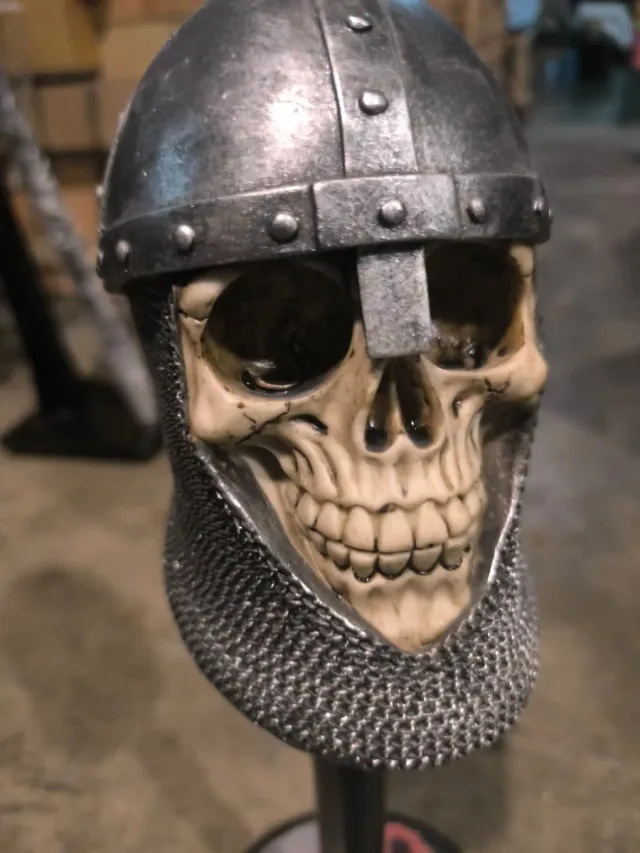 Figura Skull Warrior in resina