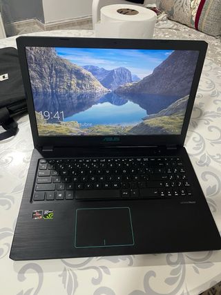 Portátil Gaming Asus X570Z Negro/Verde