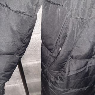 Anorak negro con capucha