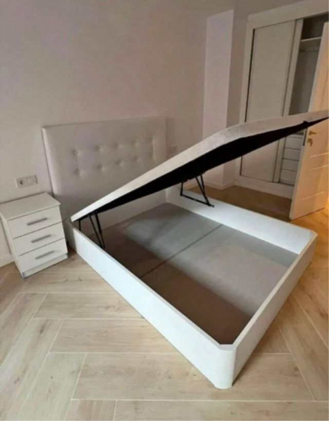 Canapés, testate per letti, somieri, basi imbottite e cuscini