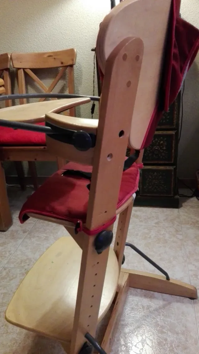 Trona Evolutiva Bebé Confort Roja