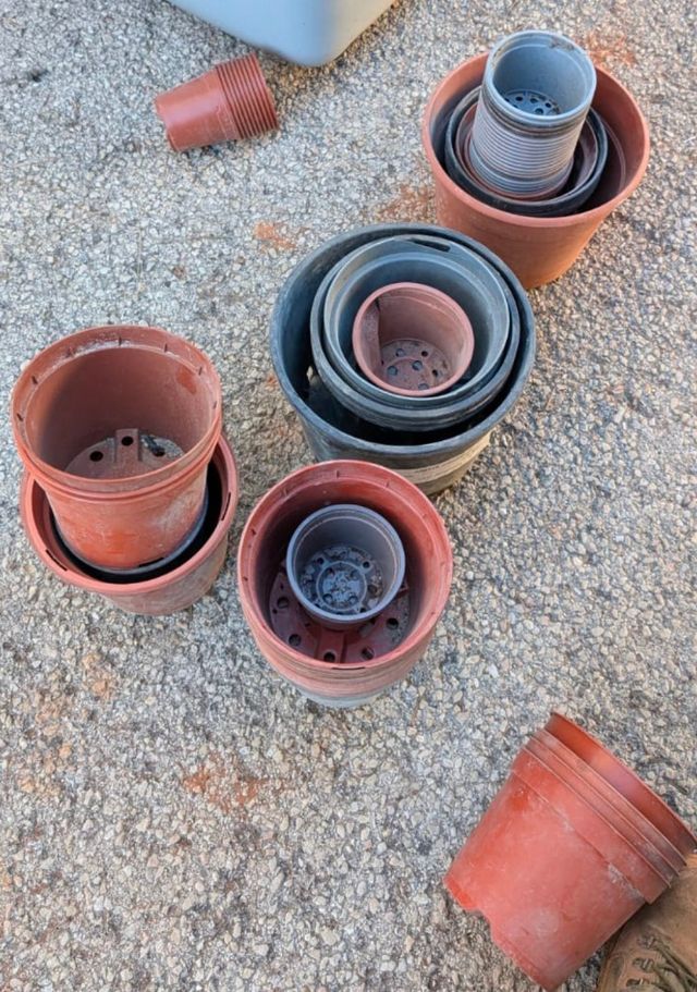 Tiestos macetas de plástico de varias medidas