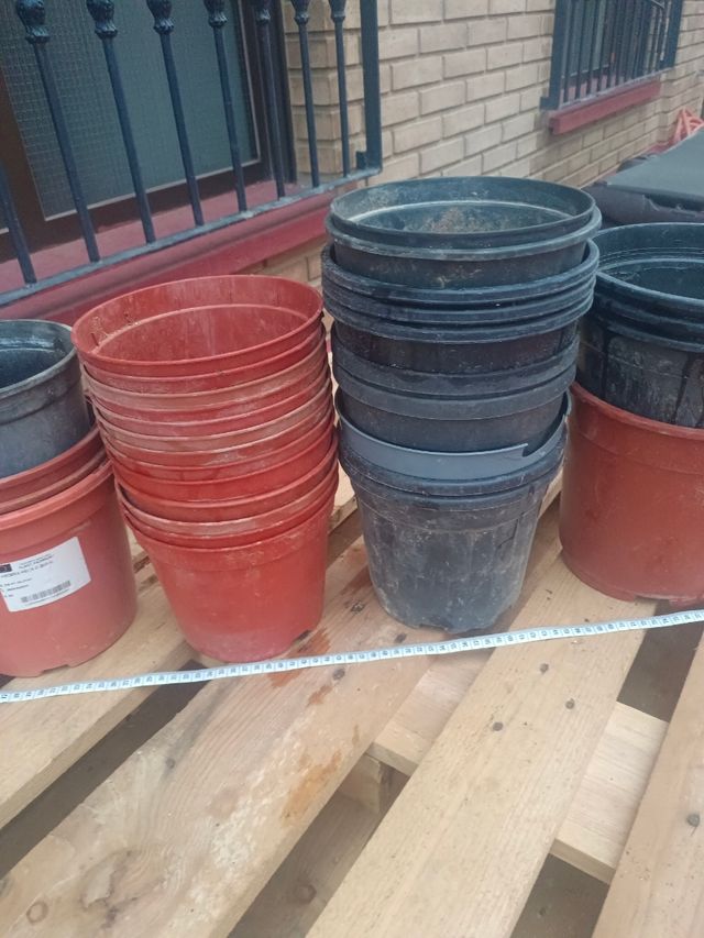 Tiestos macetas de plástico de varias medidas