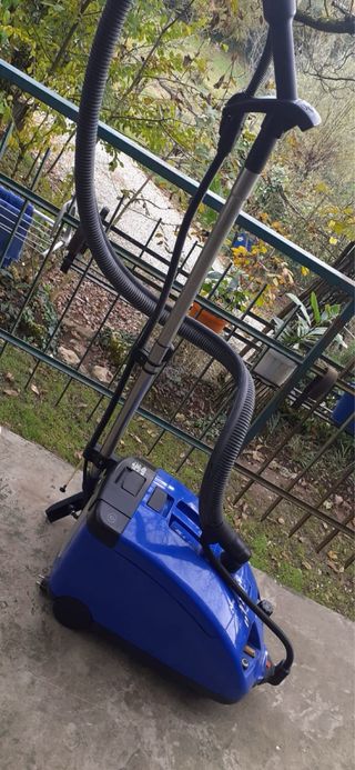 AEG aspira e lava a vapore