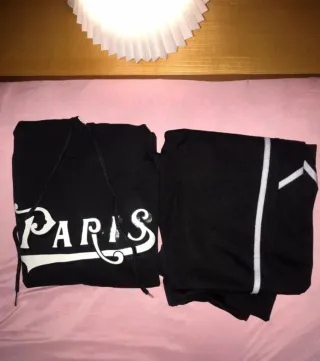Chándal negro con logo Paris