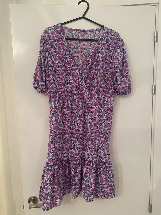 Vestido floral morado
