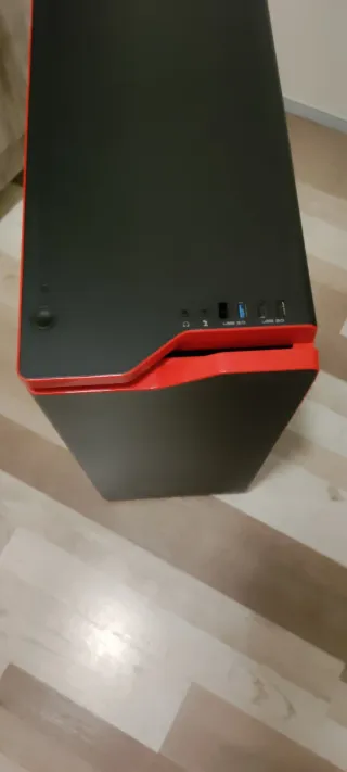 Caja PC NZXT N440 Negra y Roja