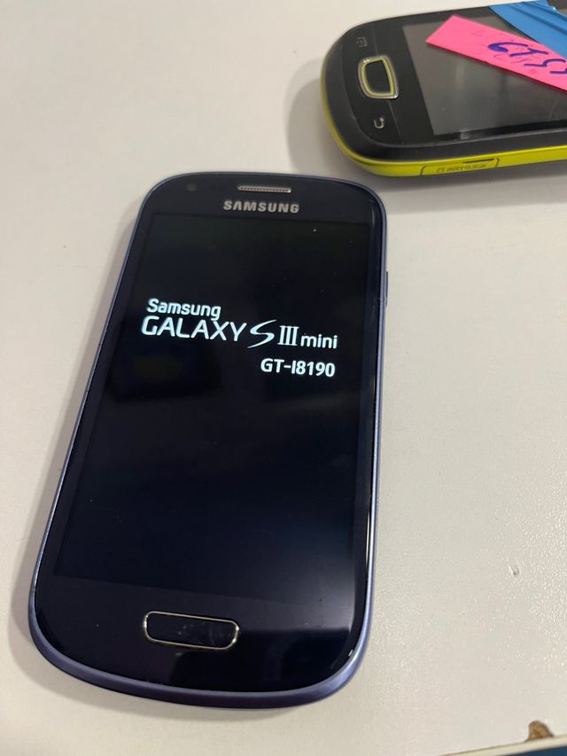 Samsung Galaxy 3 mini GT-I8190
