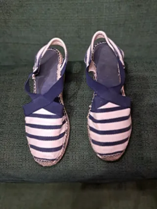 Alpargatas cuña azul y blanco 35 y 36