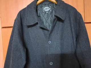 Abrigo Hombre. Color gris. Talla XXL