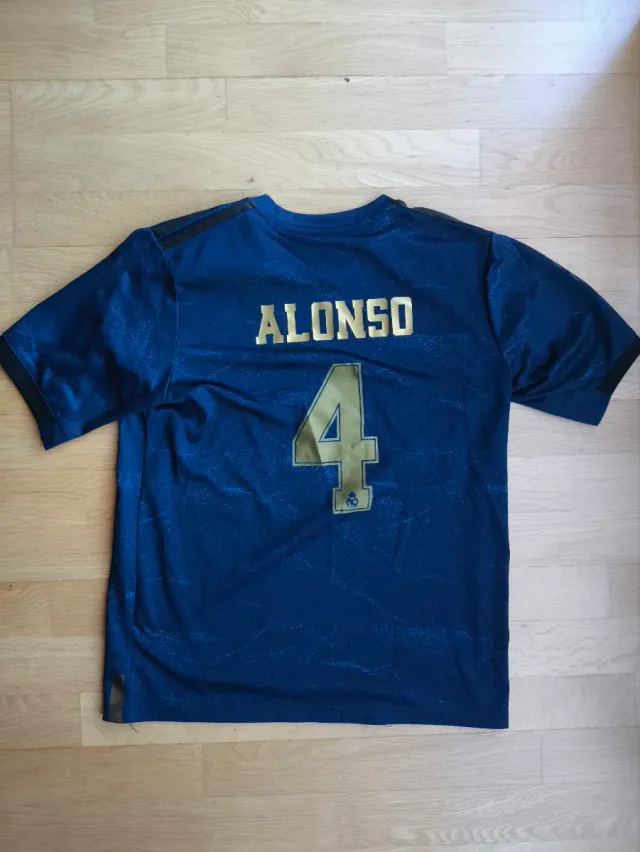 Conjunto Real Madrid Adidas Azul Dorado Talla M