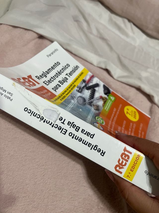 Reglamento Electrotécnico para Baja Tensión. RE...