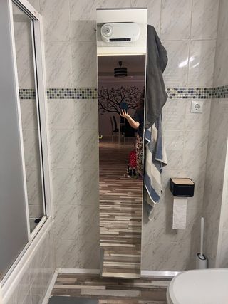 Mobili a specchio con ripiani