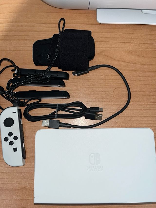 Nintendo Switch OLED - Blu/Bianco